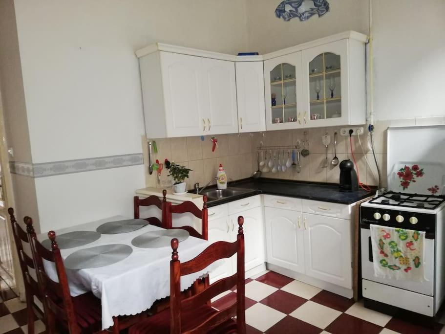 Apartment Rozsa Lak *