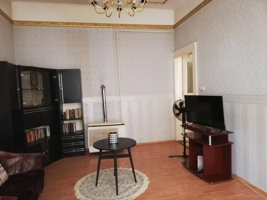 Rozsa Lak Apartment *
